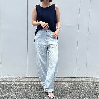 カーブデニムパンツ