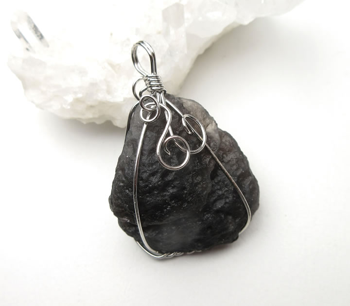 アグニマニタイト 原石 ペンダント 16g イニシエーションとパワー 感情の...