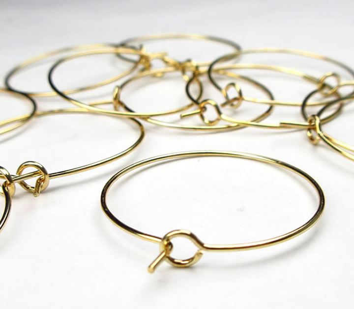 サージカルステンレス フープピアス (ゴールドカラー) 直径25mm 金属アレルギー対応 316L 18KGPメッキ 両耳用 細身で軽く楽 アクセサリー 5-s...