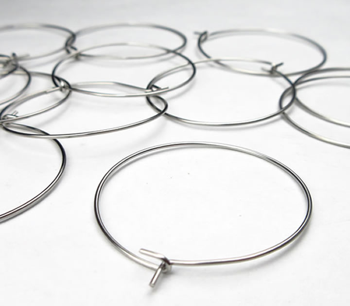 サージカルステンレス フープピアス (シルバーカラー) 直径30mm 金属アレルギー対応 316L 両耳用 細身で軽く楽 アクセサリー 5-sta31