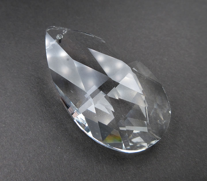 サンキャッチャーパーツ ドロップ型 クリスタルガラス 5cm 虹の天使と光のエネルギー sunpa014