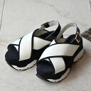 【正規取扱】MARNI(マルニ) / ウェッジサンダル white/black