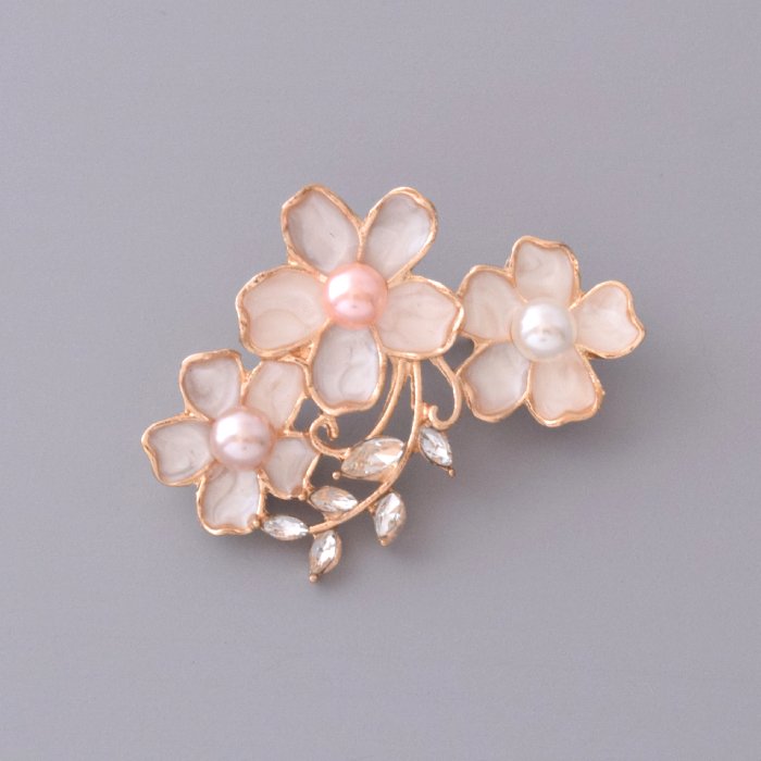 樂天商城 - 入学式 卒業式 桜 ブローチ パール フラワー 花 セレモニー ママ スーツ ジャケット 上品 華やか フォーマル コサージュ ゴールド 春 アクセサリー