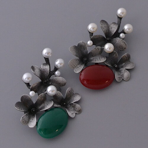 樂天商城 - ブローチ 花 フラワー 赤 緑 ボリューム アンティーク調 レディースアクセサリー 上品