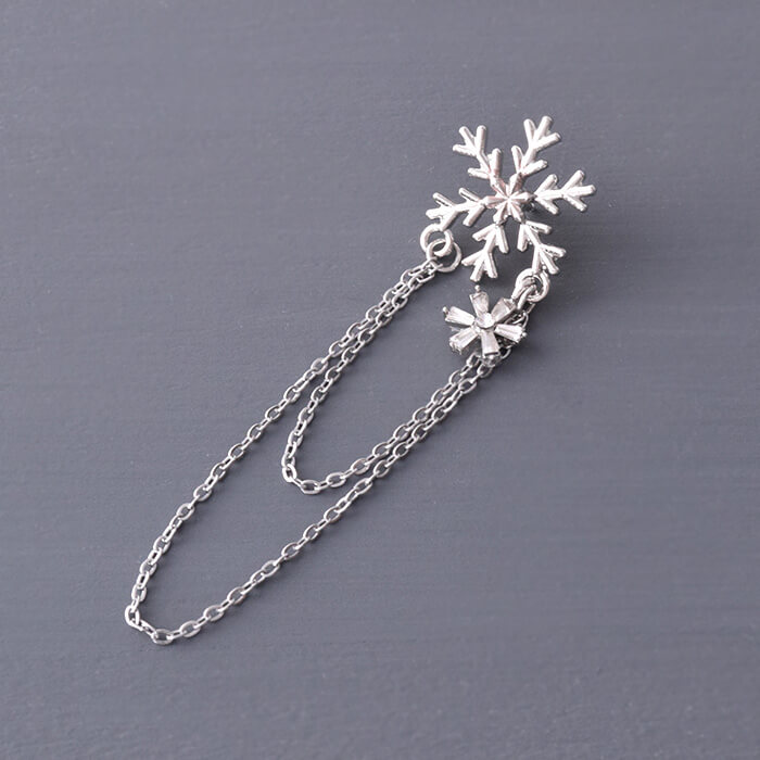 樂天商城 - 【ウィンターブローチ】雪の結晶×チェーンデザイン スノーフレーク アクセサリー 上品 シルバーレディース 上品