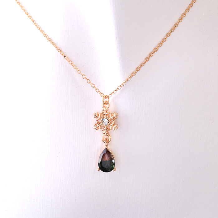 樂天商城 - 雪の結晶＆雫クリスタル ペンダントネックレス ゴールド 上品 大人可愛い 冬コーデ ギフト プレゼント レディース ジュエリー