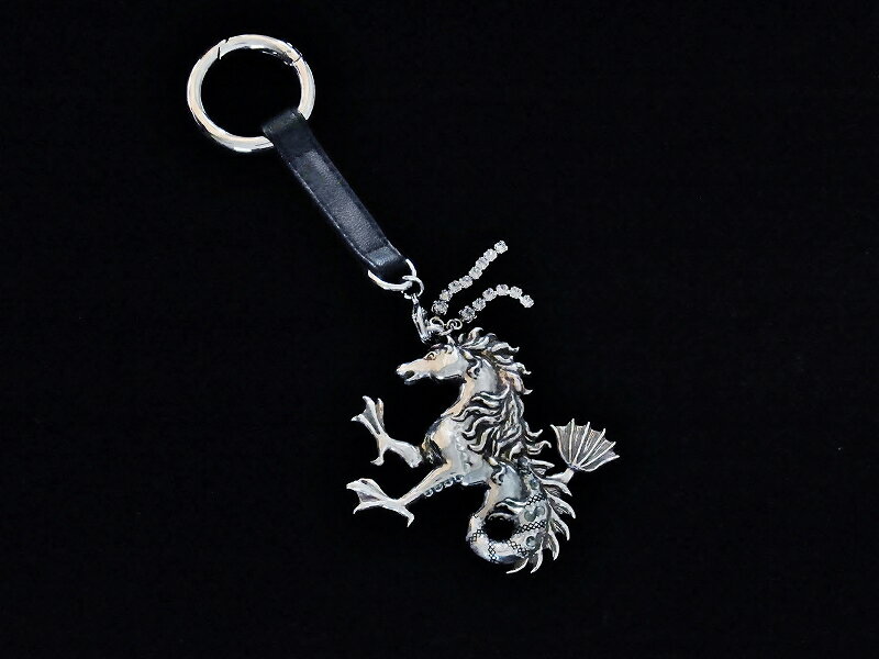 海馬トップ　シルバー925　シルバー　トップ　海馬　獣　珍獣　キーホルダー　チャーム　アンティーク風　レトロ　オリジナル　個性的　カッコイイ　ファンタジー　神話　ゆめかわ　神話　魔法道具　異世界　 3カラー　お買い物マラソン