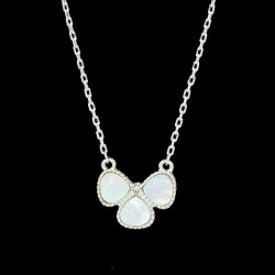 【全品ポイント20倍中】【半額】三つ葉ネックレス白蝶貝シェルフラワー1花両面キュービックジルコニアレディースnextクローバーモチーフ2カラーチェーンマザーオブパール天然石ブランドトラベルジュエリー