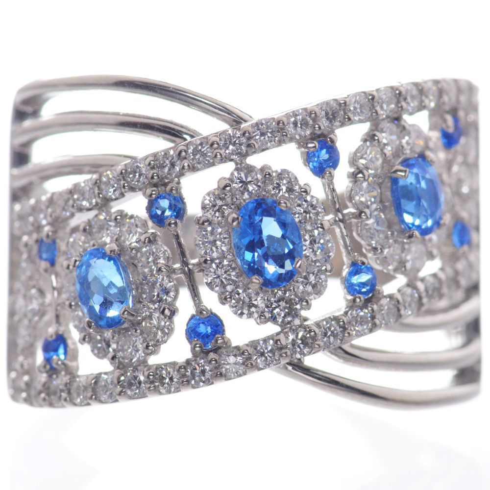 商品番号 DXD00298 使用貴金属 Pt950(プラチナ950) 使用石 ダイヤモンド計0.69カラット アウイナイト（大3石計）0.25カラット アウイナイト（小8石計）0.06カラット 総重量 約8.0g ※12号で計量しています ...