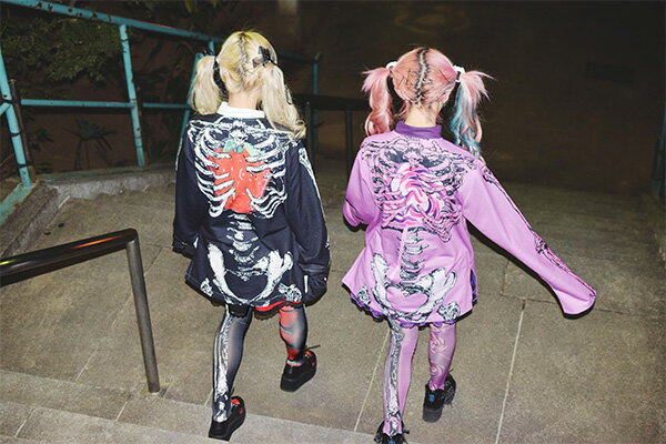 ストロベリーチャイナジャケット チャイナ トップス パンク ロック ファッション V系 ヴィジュアル系 病みかわいい 病み 服 原宿 原宿系 ファッション レディース ジャケット 長袖 薄手 スカル 骨 派手カワ かわいい 個性的 イチゴ 赤 黒 ACDC RAG