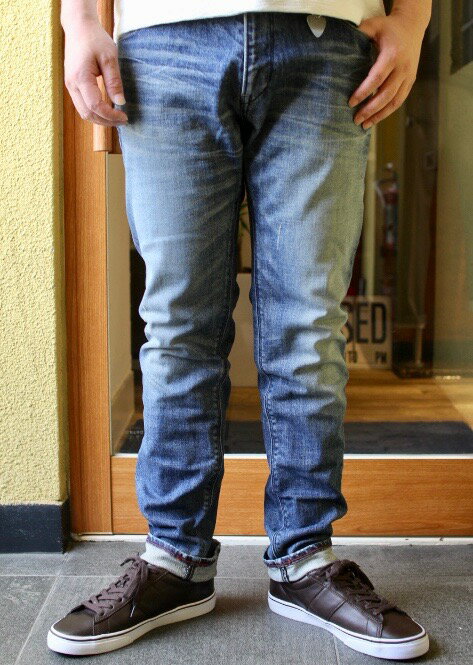 一番人気モデルBLUE WAY(ブルーウェイ)REGULAR TAPERED DENIM PANTS(レギュラーテーパード ストレートデニム)自然に色落ちしたインディゴブルー2024年販売分入荷!