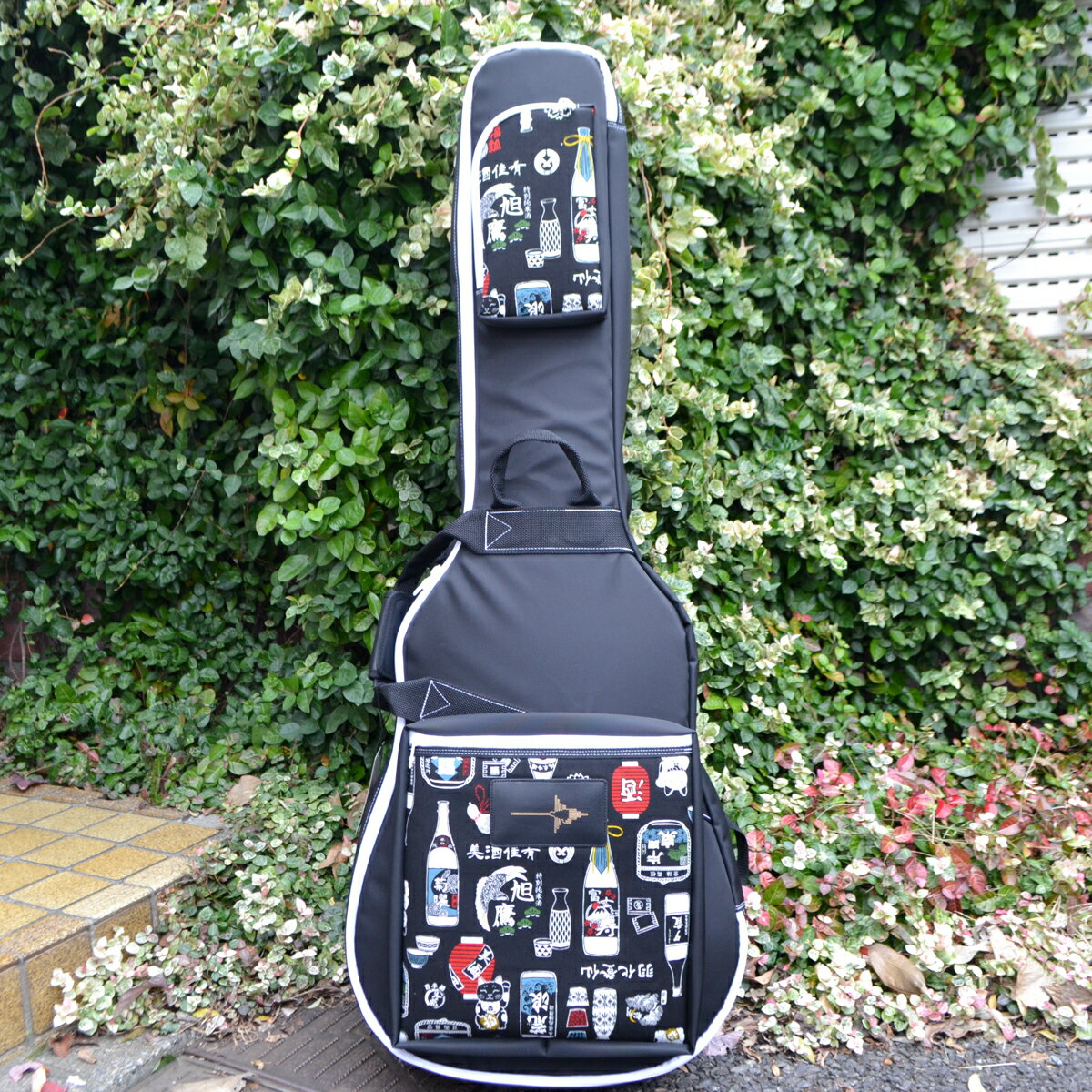 【ナスカ】NAZCA PROTECT CASE ドレッドノート（D)用 #8ブラック / 和柄帆布-酒瓶【カスタムモデル】【オリジナルオーダー】【和柄生地】【ドレッドノート/J-45...etc】【ナスカケース】【NAZCA CASE】【ギターケース】