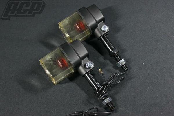 汎用 角型ウィンカー（黄ばみ/ブラック）ステー付き 新品2個