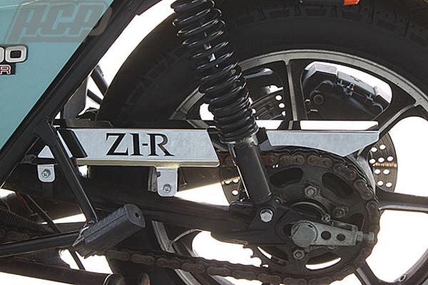 乐天商城 - KAWASAKI Z1R D2/D3 ロゴ入り メッキチェーンケース(北米仕様) [Z1R D2/D3] ACP カワサキ