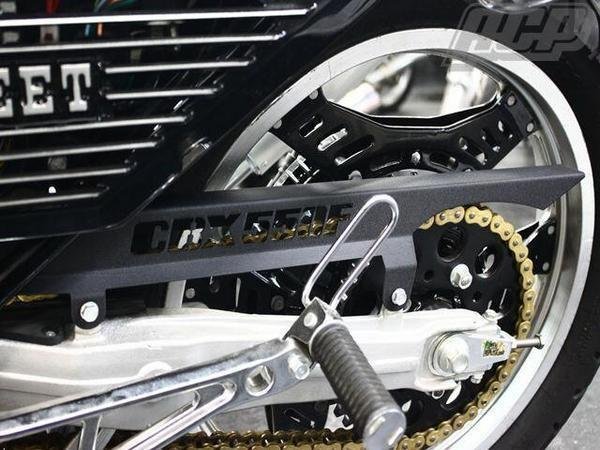 CBX550F ロゴ入り チヂミ塗装 チェーンケース 黒 結晶 リンクル