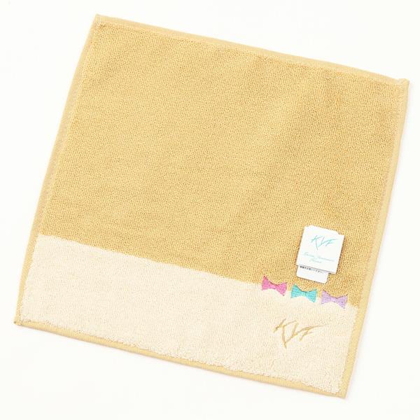 カンサイヤマモト　タオルハンカチ サイズ 実測サイズ　25cm×25cm　 実測サイズの多少の誤差はご容赦ください。 素材 綿100％ カラー ベージュ系 仕様 商品状態 新品・正規品（本物）・タグ付 注意事項 ※画像はご覧になるモニター・パソコン等により、実物とは色が若干異なる場合がございます。無料ラッピングの詳細はこちら カンサイヤマモトのタオルハンカチです。 リボンと「KYF」ロゴの刺繍がポイントです。