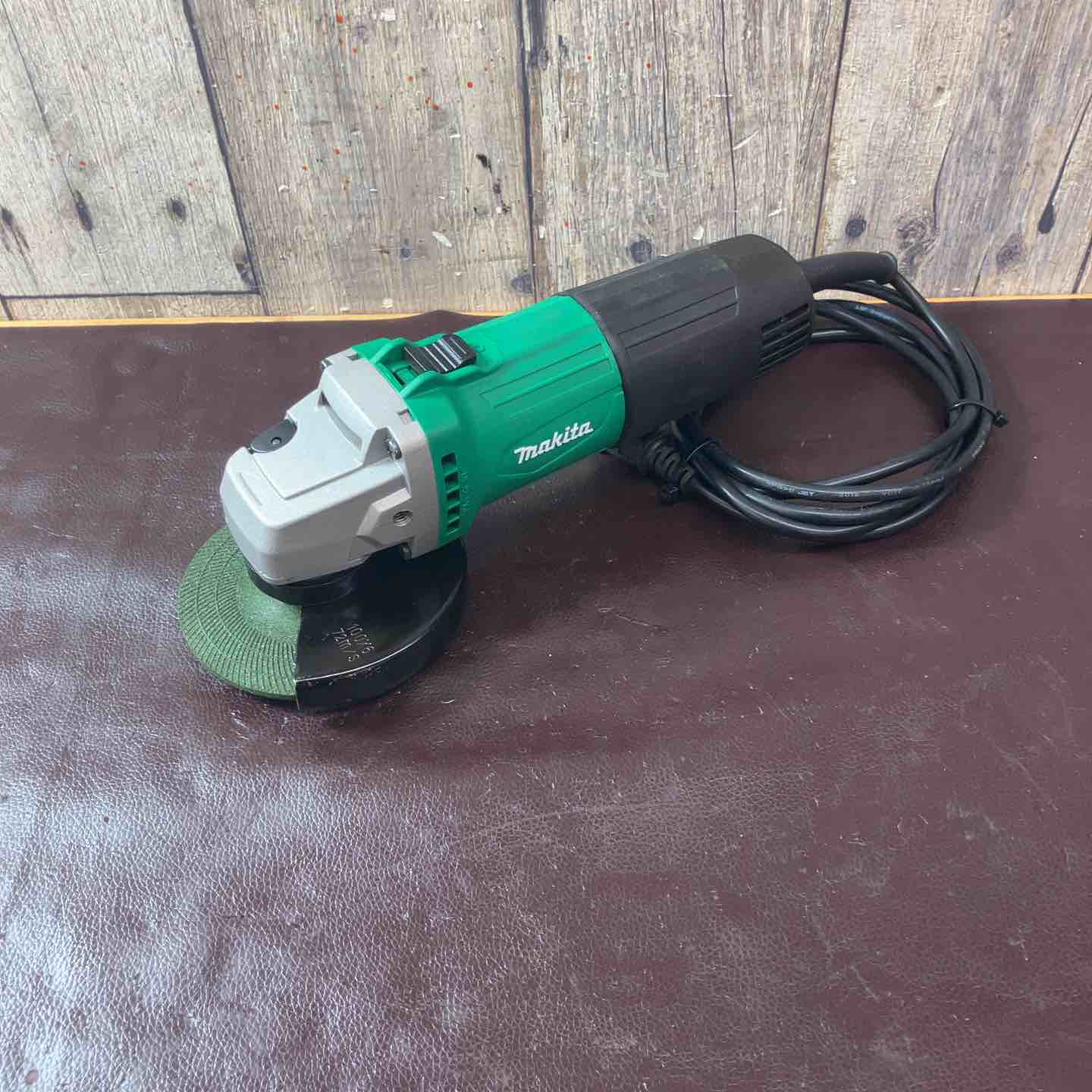 【中古】【中古品】 マキタ(makita) 100mmディスクグラインダ DIY M966 【東大和店】