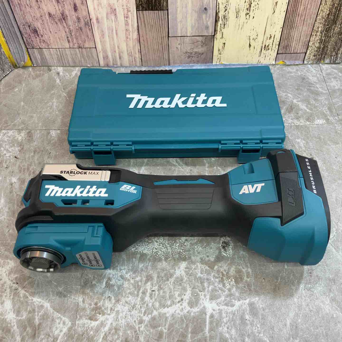 【動作確認】 未使用品(店頭展示品) 【動作詳細】 こちらは未使用品です。撮影・検品のため開封済み。 【仕様】 【対応バッテリー】18V 【振動数】10000~20000min-1[回/分] 【取付規格】スターロック マックス 【コンディション詳細】 【790】箱無し 説明書無し 刃 マルチケース付き 【備考】 ～～～～～～～～～～ 商品をご検討いただきありがとうございます。 建築・建設現場、土木現場、工場で利用するプロ向けの工具を扱っています。 ～～～～～～～～～～ 付属品は写真に写っているもので全てです。 商品の状態、付属品等は掲載写真にてご確認をお願い致します。 【保証について】 商品が到着しましたら、受取評価を行う前に内容や動作に不備がないかご確認ください。 万が一、不備がございましたら商品到着後から7日間以内に、メッセージにてご連絡をお願い致します。 ※バッテリーおよび先端工具などの消耗品は保証の対象外となります。 ※メーカー保証書が付属している場合でも、当店は買取品（二次流通品）を扱っておりますため、捺印は行っておりません。 【配送について】 配送方法は変更できませんのでご了承ください。 ※配送先が沖縄県の場合、陸送のため到着にお時間がかかります。 又、離島の場合は商品到着に10日前後かかる場合がございますのでご了承下さい。 【領収書について】 楽天市場マイページの購入履歴より取得が可能ですので、そちらをご利用ください。 【ご購入に関する大切なご案内】 ▼在庫について こちらの商品は、店頭でも同時に展示・販売しております。 細心の注意を払っておりますが、ご購入手続きが完了した場合でも、店頭での販売とタイミングが重なった場合（在庫切れ）や、発送前の最終確認で保管中の破損が見つかった場合など、稀にご注文をキャンセルさせていただくことがございます。 ▼キャンセル時のご対応 万が一、上記理由によりお取引が完了できない場合は、誠に申し訳ございませんが、速やかに取引キャンセルおよびご返金の手続きをさせていただきます。 （※同等品のご用意や代替品の発送はいたしかねます） ▼免責事項について 商品の不具合や取引キャンセルによって生じた間接的な損害（例：作業の遅れ、他の機材の損傷、機会損失、逸失利益など）につきましては、当店では一切の補償をいたしかねます。 何かご不明点ございましたら、下記までご連絡をお願い致します。 -------------------- アクトツール八潮店 【TEL】048-954-4557 【アドレス】14go@actool.jp 【住所】埼玉県八潮市南後谷519 【対応時間】10：00～18：30 【定休日】毎週水曜日