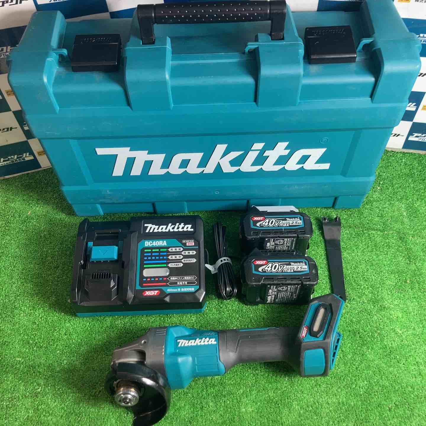 【動作確認】 動作確認済み 【動作詳細】 【仕様】 【対応バッテリー】40Vmax 【刃寸法】100mm 【回転数min-1(回転数/分)】8500min-1 【コンディション詳細】 【155】ケース 充電器 バッテリー×2個 23回 34回 【備考】 ～～～～～～～～～～ 商品をご検討いただきありがとうございます。 建築・建設現場、土木現場、工場で利用するプロ向けの工具を扱っています。 ～～～～～～～～～～ 付属品は写真に写っているもので全てです。 商品の状態、付属品等は掲載写真にてご確認をお願い致します。 【保証について】 商品が到着しましたら、受取評価を行う前に内容や動作に不備がないかご確認ください。 万が一、不備がございましたら商品到着後から7日間以内に、メッセージにてご連絡をお願い致します。 ※バッテリーおよび先端工具などの消耗品は保証の対象外となります。 ※メーカー保証書が付属している場合でも、当店は買取品（二次流通品）を扱っておりますため、捺印は行っておりません。 【配送について】 配送方法は変更できませんのでご了承ください。 ※配送先が沖縄県の場合、陸送のため到着にお時間がかかります。 又、離島の場合は商品到着に10日前後かかる場合がございますのでご了承下さい。 【領収書について】 楽天市場マイページの購入履歴より取得が可能ですので、そちらをご利用ください。 【ご購入に関する大切なご案内】 ▼在庫について こちらの商品は、店頭でも同時に展示・販売しております。 細心の注意を払っておりますが、ご購入手続きが完了した場合でも、店頭での販売とタイミングが重なった場合（在庫切れ）や、発送前の最終確認で保管中の破損が見つかった場合など、稀にご注文をキャンセルさせていただくことがございます。 ▼キャンセル時のご対応 万が一、上記理由によりお取引が完了できない場合は、誠に申し訳ございませんが、速やかに取引キャンセルおよびご返金の手続きをさせていただきます。 （※同等品のご用意や代替品の発送はいたしかねます） ▼免責事項について 商品の不具合や取引キャンセルによって生じた間接的な損害（例：作業の遅れ、他の機材の損傷、機会損失、逸失利益など）につきましては、当店では一切の補償をいたしかねます。 何かご不明点ございましたら、下記までご連絡をお願い致します。 -------------------- アクトツール草加店 【TEL】048-920-5515 【アドレス】4go@actool.jp 【住所】埼玉県草加市西町458−9 【対応時間】10：00～18：30 【定休日】毎週水曜日