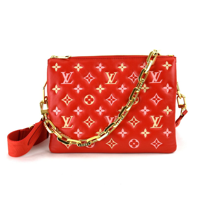 商品番号 223-1193-2 ブランド LOUIS VUITTON（ルイ・ヴィトン） ライン - 商品名 クッサン PM 商品ランク 【中古S】 ご覧の商品はSランクです。 新品・未使用品にもっとも近い状態の中古品になります。 商品状態 一部の金具には保護テープが付いたままになっている、とてもキレイな状態です。 内部の若干の押し跡もあまり気になりません。 型番 M22397 色 ルージュ サイズ 幅26cm×高さ20cm×マチ12cm ショルダーストラップ：取り外し可能（キャンバス地ストラップのみ調節可能） 付属品 箱・保存袋 備考 StBt