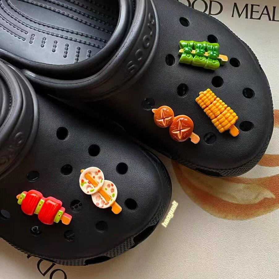 5点セット サンダル デコレーションピン チャームズ ジビッツ SNS話題 オシャレ おしゃれ Y2K ootd 飴 あめ 食べ物 可愛い かわいい おもろい くし 面白い