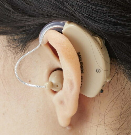 耳かけ集音器IV　AKA-111　補聴器 集音器 耳掛け 耳かけ式 耳かけ 電池式 音 左右両耳対応