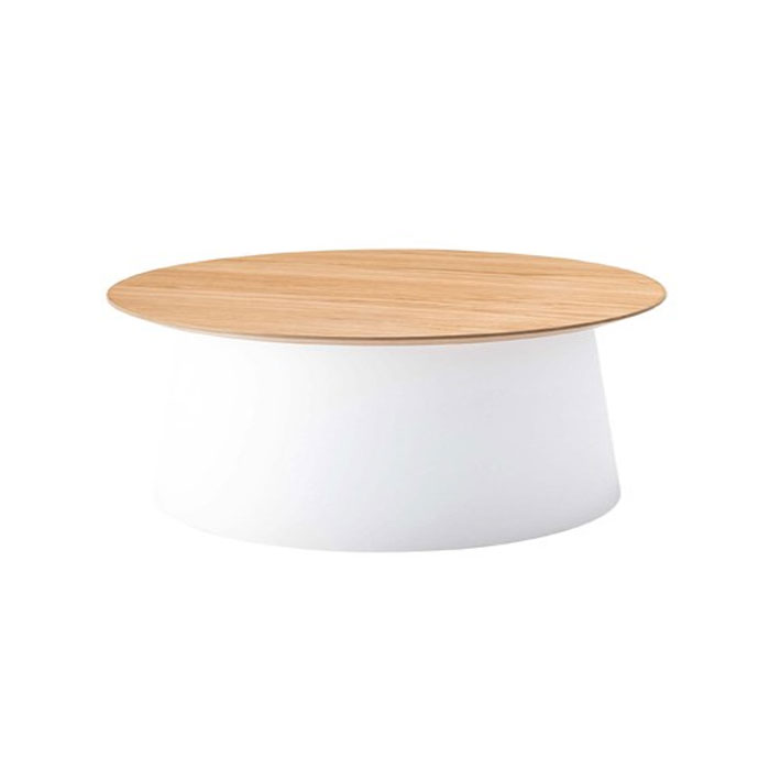 天板と脚部の異素材の組み合わせが特徴的なラウンドテーブル。センターテーブルやサイドテーブルとしての用途だけでなく、サイズ違いで組みあわせることで 使い方の幅が広がります。φ69×H32.5cm天然木化粧繊維板(オーク) ウレタン塗装 ポリプ...