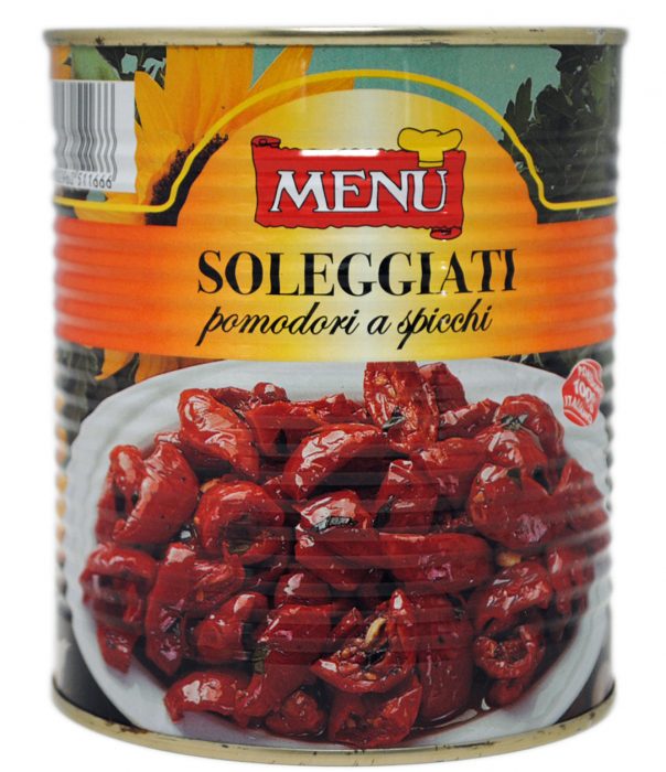 MEN?Soleggiati Pomodori A Spicchi南イタリア、プーリア州産のローマ種トマトを天日で半日～1日かけて半乾燥させ、ニンニク、オレガノと一緒にオイル漬けにしました。セミドライならではのフレッシュな赤色とやわらかい食感が特徴です。生産地:イタリア内容量:800g ※本商品は、輸入品のため、外装に多少の汚れや傷等がある場合がございます。 本理由による返品・交換はお受けできかねます。予めご了承ください。