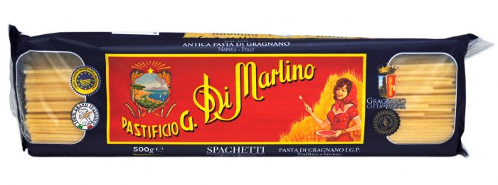 DI MARTINOSpaghetti Di Gragnano I.G.P 1.8mm (No.3)パスタの聖地グラニャーノでつくられる伝統的なスパゲッティ。小麦の風味と弾力が特徴の1.8mmのスパゲッティです。生産地:イタリア内容量:500g茹で時間目安:約9分 ※本商品は、輸入品のため、外装に多少の汚れや傷等がある場合がございます。 本理由による返品・交換はお受けできかねます。予めご了承ください。