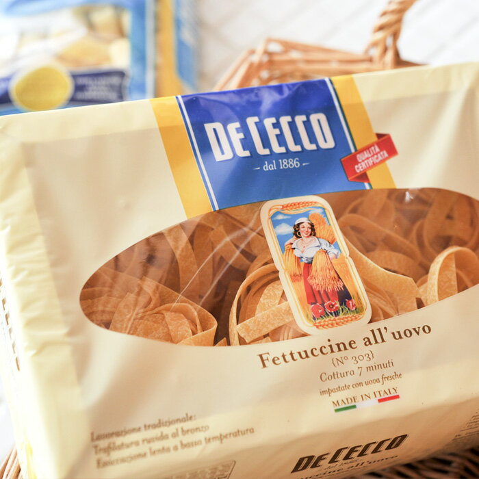 イタリアを代表するグルメ・パスタ「ディ・チェコ」。厳選されたデュラム小麦、山岳自然公園から湧くおいしい水、昔ながらの伝統的製法へのこだわりから、作られています。イタリアはもちろん、日本でも親しまれています。 【仕様】 原材料：デュラム小麦のセモリナ・卵 内容量：250g 調理方法：標準ゆで時間 7分 原産国：イタリア ※直射日光、高温多湿を避けて保存してください。 ※賞味期限は写真と異なります。 ※パッケージは予告なく変更する場合がございます。 【 食器 洋食器 ブランド食器 北欧 収納 おしゃれ お洒落 シンプル 】 ※本商品は、輸入品のため、外装に多少の汚れや傷等がある場合がございます。 本理由による返品・交換はお受けできかねます。予めご了承ください。