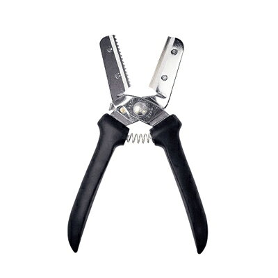 【仕様】 全長：173mm 材質:本体/鉄（クロームメッキ）、エラストマー樹脂 刃 /刃物用炭素鋼 ●替刃1枚付 ●エラストマー樹脂製ハンドルは、握りやすい形状で 滑りにくく、疲れにくい抜群のフィット感を実現しました。 ●ステンレス製ストッパーにより、安全性・操作性が向上し、本体をしっかりホールドします。■メーカー希望小売価格はメーカーカタログに基づいて掲載しています