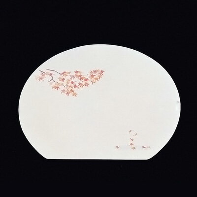 【仕様】 縦×横：370×335mm 絵柄の位置：左上 四季の趣きを大切にしたお料理を、さらに引き立てます。 尺3半月枯淡懐石まっと(100枚入) ●尺3半月盆に適用できます。 ●無蛍光雲竜和紙を使用しております。