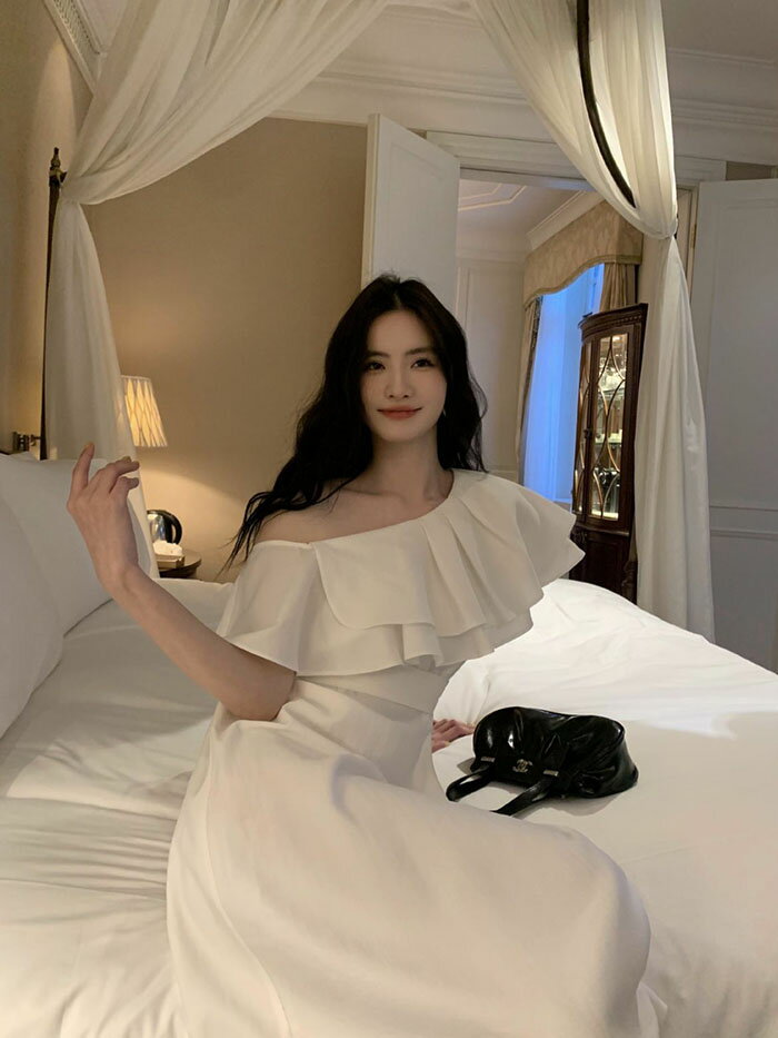 ノースリーブ ロング ワンピース きれいめ 夏 春 秋 レディース マキシ 白 黒 aライン ウエストマーク 着痩せ シンプル カジュアル 無地 おしゃれ 食事会 女子会 OL通勤 上品 日常 デート 誕生日 パーティー お嬢様 エレガント ワンピース