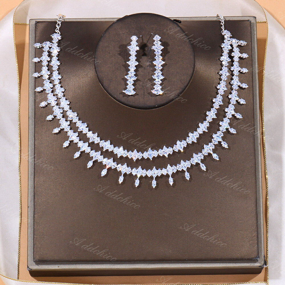 ▲商品内容：2点セット（ネックレス+ピアス）▲素材:合金、ラインストーン▲カラー:写真通り★サイズ：フリーサイズ【注意事項】モニターの発色具合によって実際の物と異なる場合がございます。 ネックレス ピアス 結婚式 安い 発表会 パーティー ...