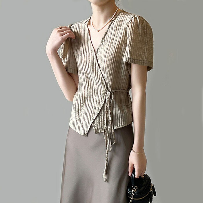 シフォンブラウス レディース 半袖 ボリューム袖 春 夏 vネック 無地 韓国ファッション 着痩せ 大きいサイズ 体型カバー 細身 女性 大人 薄手 透け感 ゆったり 涼しい 可愛い シンプル カジュアル おしゃれ 上品 OL通勤 旅行 トップス