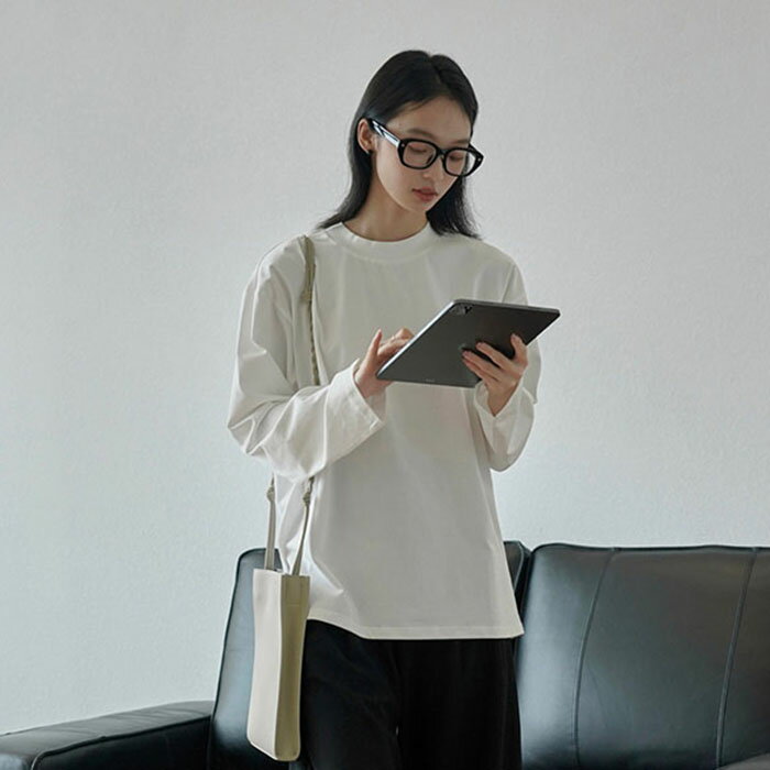 樂天商城 - Tシャツ カットソー レディース 長袖 トップス 無地 クルーネック ロンT 春 秋 ビッグシルエット 長袖tシャツ 大きいサイズ ロングスリーブ 丸首 オーバーサイズ 韓国 ファッション 普段着 ゆったり レトロ カジュアル ベーシック シンプル おしゃれ ロングtシャツ