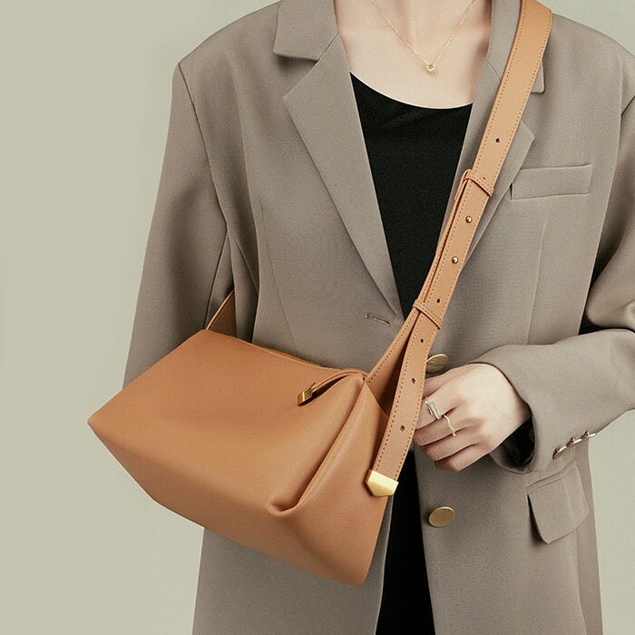 樂天商城 - ショルダーバッグ 本革 斜めがけバッグ バッグ レディース 牛革 レザー 斜めがけ 大人 通勤 通勤バッグ 大容量 実用的 軽量 軽い フォーマル カジュアル きれいめ 高級 上品 デイリー 鞄 カバン おしゃれ 上品 入学式 卒業式 ママ 母の日 プレゼント