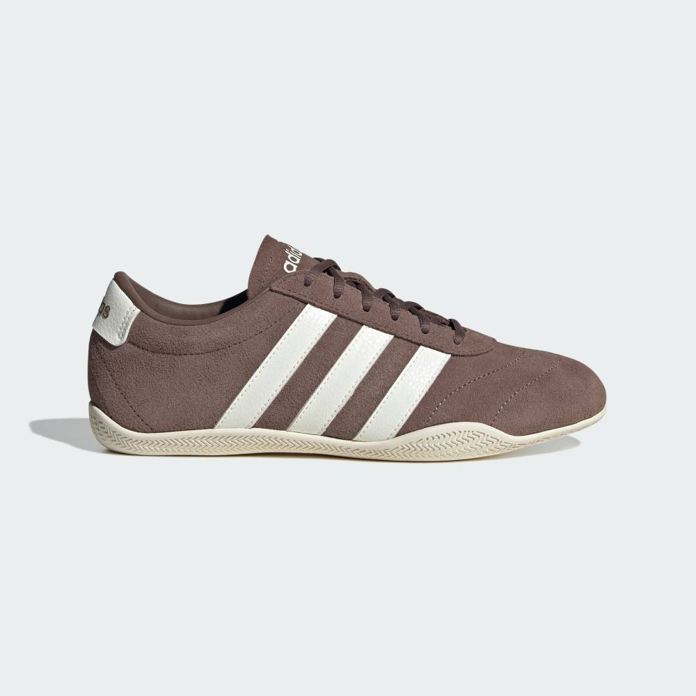 adidas Online Shop 楽天市場店の【ポイント20倍 08/15 00:00～08/20 23:59】 【公式】アディダス adidas 返品可 ソーシャルギフト対象 ライフスタイル グランドコート LO / GRAND COURT LO スポーツウェア レディース シューズ・靴 スニーカー ブラウン JQ7226 【PTU】｜アングル3