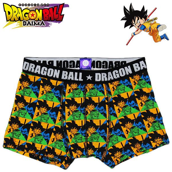 Dragon Ball DAIMA 鳥山明原作のテレビアニメ『ドラゴンボールダイマ』のボクサーパンツです！ 孫悟空＆ベジータ＆ピッコロがプリントされたカワイイ総柄デザイン☆ ウエストのゴム部分にもロゴがデザインされているので、チラ見せしてもオシャレ♪ 前閉じタイプなので女子の部屋着用として短パン感覚で履くのも◎ 大切な人へのプレゼントにもオススメのインナーです！ 【サイズ】 Mサイズ：TE1598/ウエスト：76～84cm Lサイズ：TE1599/ウエスト：84～94cm 【重量】80g 【素材】本体：コットン95％、ポリウレタン5％ ウエスト部分：ナイロン60％、ポリエステル40％ 【生産国】中国
