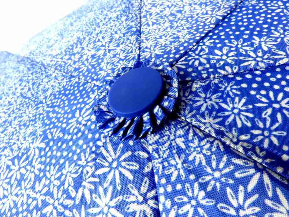 【あす楽】ボタンを押すだけ自動開閉 大判90センチ!花柄　青　軽量折畳ワンタッチジャンプ傘強風に耐えるファイバー設計　閉じるのもワンタッチ　カラーいろいろあります　プレゼント梱包も無料　遮光　UVカット