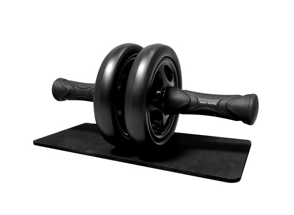 20250317 [HOME]安定感のあるダブルホイール！インナーマッスルを鍛えて力強く、引き締まった上半身に。 ハンドル表面には手のひらに馴染みやすい凹凸加工を施工。握りやすく、安定したトレーニングが行えます。 型番WBF229カラーブラック付属品等付属品 保護マットメーカーアルインコJANコード4969182521641重量約418g本体サイズ&nbsp;W310×D150×H150mm&nbsp; マットが運動時の膝を保護して、傷や痛みを予防。初心者でも安心して運動に取り組めます。