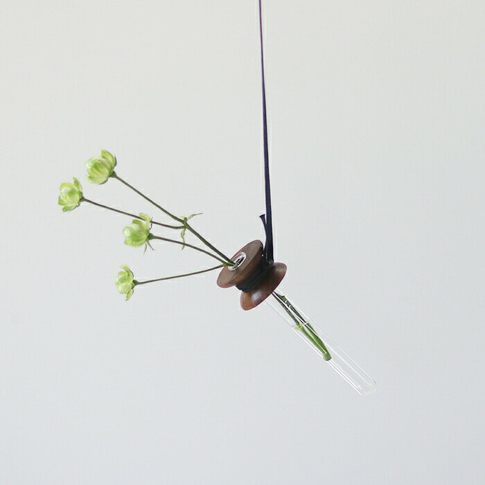 eNproduct(エンプロダクト)[suspended flower walnut][フラワーベース 花瓶 花器 一輪挿し 木製 木の花瓶 こだわり おしゃれ インテリア プレゼント ギフト 贈り物 結婚祝い 誕生日プレゼント 祝い 御祝 内祝]