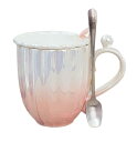 コーヒーカップ マグカップ セラミック ドリンクカップ ドレッシングシェルパール 420ML 大容量マグ 蓋とスプーン付き 耐熱 ホーム 朝食 耐熱 北欧 おし...