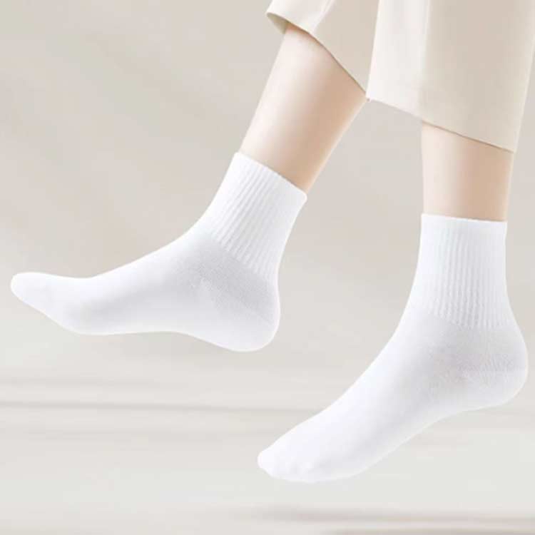30足セット フリーサイズ 使い捨て フットカバー レディース 靴下 ソックス 使い捨て くつした スニーカーソックス コンパクト 圧縮 短い靴下 脱げない 出張 旅行 携帯用 非常用 防災