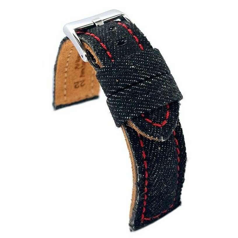 1982年創業、スペインの時計ベルトブランド、Diloy(ディロイ)です。 ヨーロッパデザインとスペインらしい色づかいが特徴の交換用ベルトです。 *当店はDiloyブランド正規取扱店です。 特徴: 手縫いのレトロモデルです。表面はデニム生地になります。 仕様: ・表面: デニム ・裏面: レザー ・バックル: ステンレス ・厚さ: 7mm ・長さ: 115x80mm *尾錠に商品タグの革が付いている場合がありますので、ハサミ等でカットしてご使用ください。 *画像は22mmの商品です。