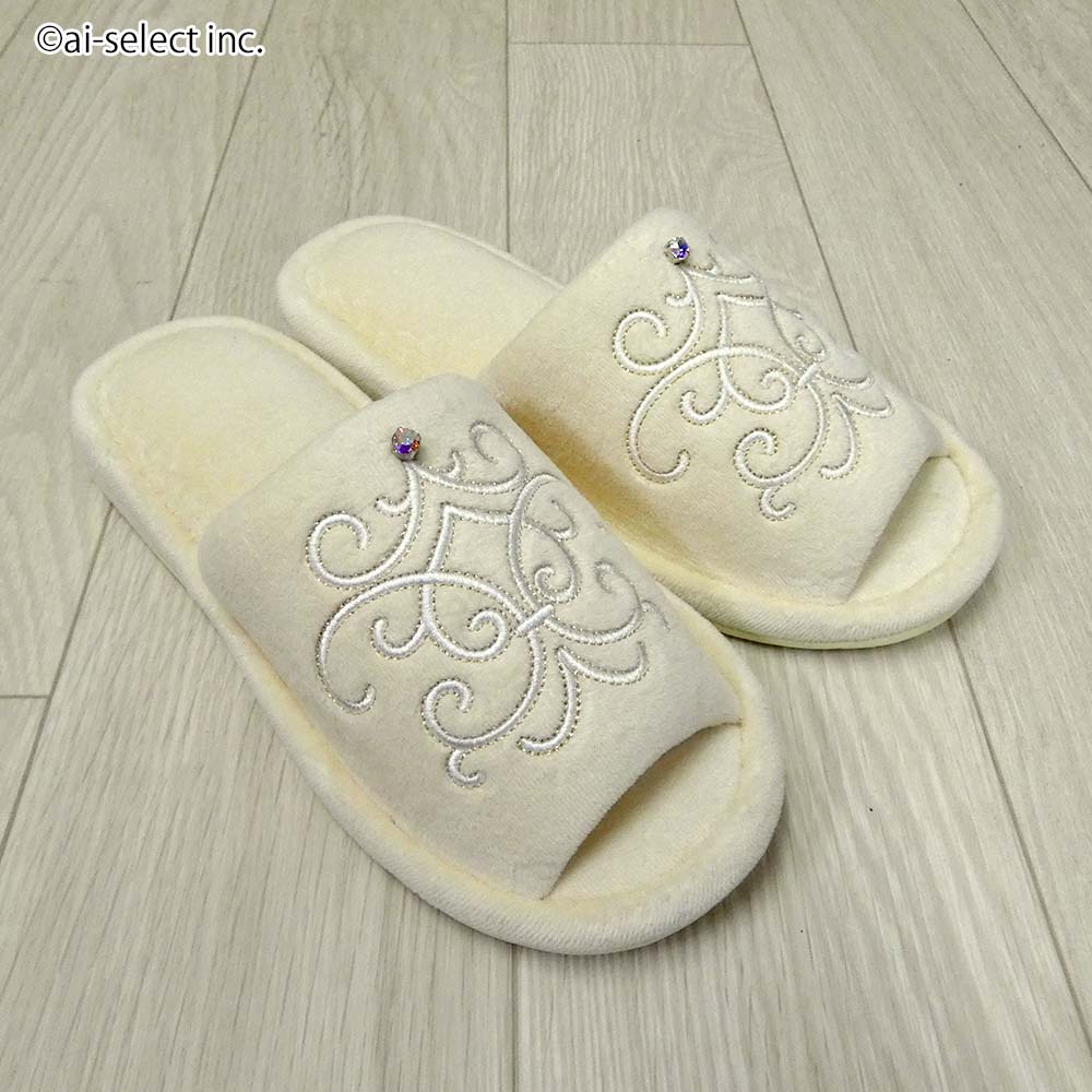 Rakuten - スリッパ クリスタルストーン付き 刺繍 ベロア 薄ベージュ ビジュ　レディース 来客用 洗える　可愛い おしゃれ シャンティ推奨スリッパ シャンデリア エレガント 上品 高級感 前あき オールシーズン 大人可愛い ギフト 新生活 ダマスク柄 ラグジュアリー