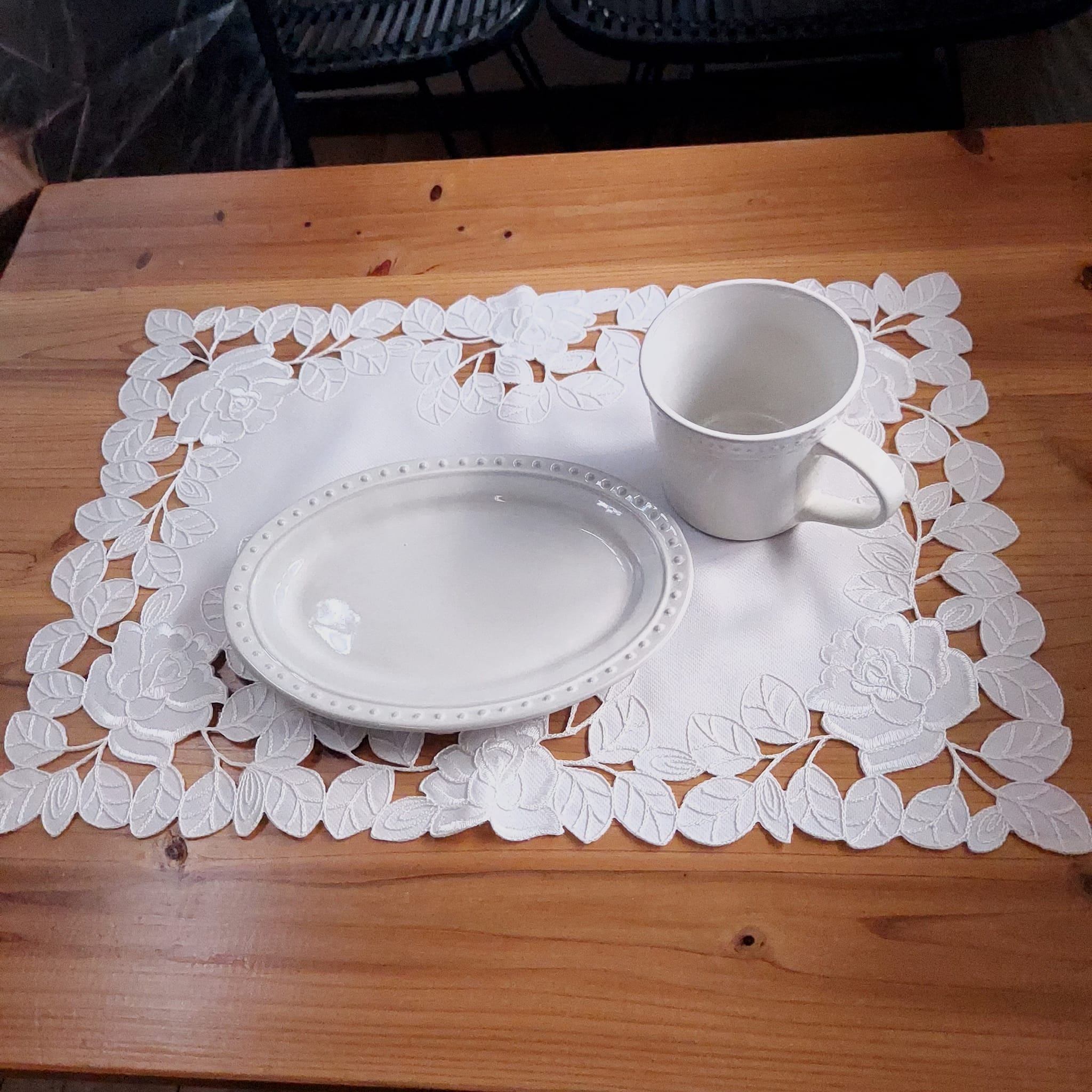 ai　ランチョンマットにもお勧めしたい　真っ白　お洗濯簡単　テーブルセンター テーブル　可愛い 人気..