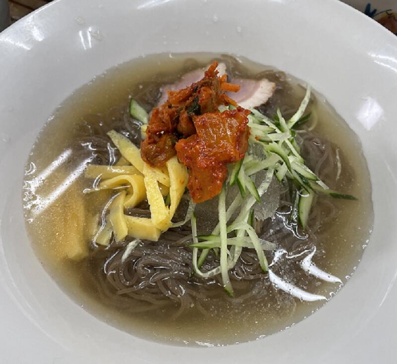 水キムチスープで作ったピョンヤン冷麺 　　冷麺4食plusキンパ4食、通常5688円を4000円に　消費税込みで4320円