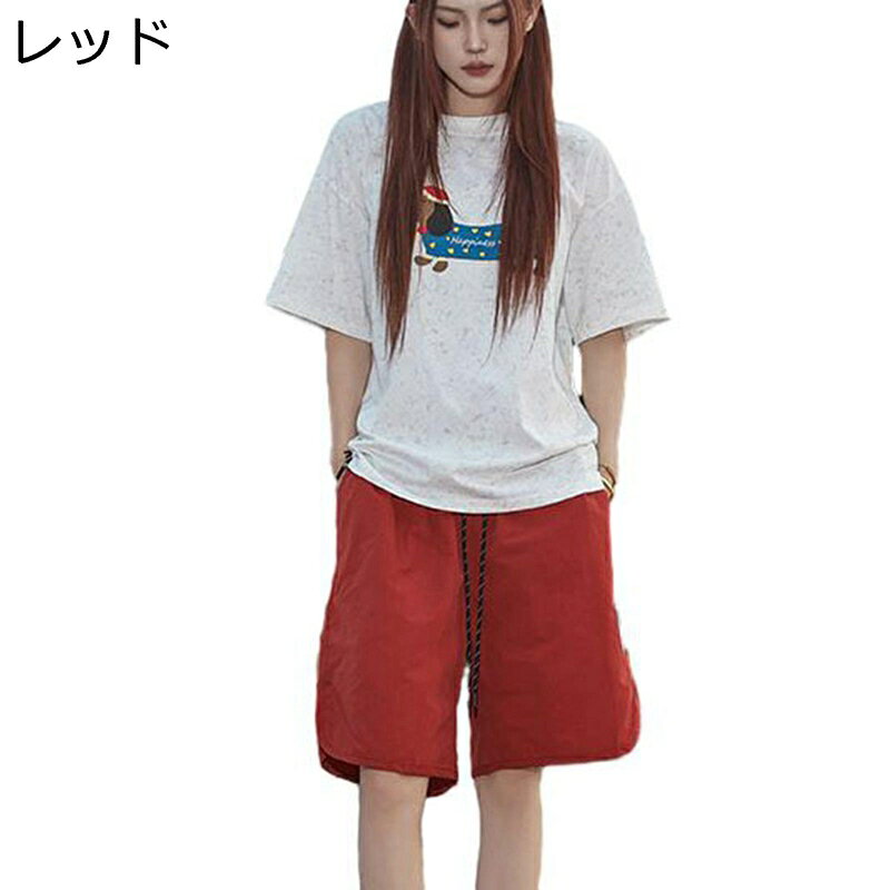 　　　 ◆◇◆人気の秘密◆◇◆ 【ポリエステル】通気性よくポリエステル素材を採用、リネンのような手触りで着心地もよい。サラッとはきやすいショートパンツ。 柔らかくラクなはき心地とおしゃれな絶妙なワイドシルエットが魅力です。 【ウエストゴム調整】ウエストゴムで、紐付きなので、伸縮性があり、調整できます。カジュアルファッションとして、ウェストの幅を自由に調整でき、動きやすい、ゆったりとした履き心地です。 【ゆったり】他では味わえない『いわゆる』ワイドシルエットと落ち感のある素材で綺麗め要素を組み合わせた理想のズボン。さらりとした肌触りでワイドパンツの程よくリラックスしたシルエットを掛け合わせたことによって締め付け感のない、空気のような穿き心地を実現しました。 【乾きやすく丈夫な軽量パンツ】軽やかな素材で蒸れにくく、夏場でも快適にお過ごしいただけます。生地が丈夫で擦り切れにくく、長期の使用にも安心です。速乾性があり洗濯後すぐに乾き、お手入れの手間が大幅に軽減されます。 【柔らかい 快適】柔らかく、清涼な着心地、ゆったりさわやかに着れます。モダンな裁断法と精密な技術を採用して、快適性、柔軟性、耐久性を向上させます。柔らかい質感で、肌に摩擦がなく、履き心地がよい。 　　　◆◇◆注意事項◆◇◆ご覧のモニターの環境、撮影環境により実物と色味が異なって見える場合がございます。湿った状態で他のものと擦り合わせると色が移る恐れがあります。濃色品の洗濯時は、白色、淡色と分けて洗ってください。説明 うちの商品をご覧になる際に、以下のことを説明させていただきます。 「商品特徴」 ♪通気性、発汗性にも優れているので、肌触りも柔らかく気持ちいいです。夏にはもってこいな一着になるでしょう。 ♪適度なゆとりと柔軟性のある素材が、自然なフィット感を生み出し、動きやすく快適な穿き心地を約束します。 ♪しっかりしたつくりで、ベーシックなディザイン、長年着回しやすい一着です。 ♪朝の散歩、買い物、旅行時の移動など、日常のちょっとした外出から小旅行まで、幅広くご活用いただける汎用性の高さが魅力です。 「ご注意ください」 ★実際の製品の色は、色収差や撮影光の状態をモニターするためにここに表示されている画像とは多少異なる場合があります。