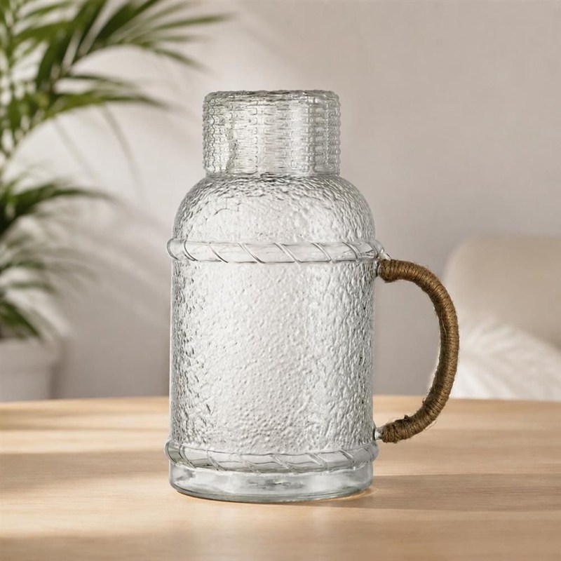 冷水筒 耐熱ガラス ピッチャー カラフェ 麦茶ポット おしゃれ レトロ アンティーク調 麻縄ハンドル コップ付き 蓋付き 槌目調 凹凸ガラス 大容量 家族用 麦茶 冷水 ジュース 割れにくい 食洗機対